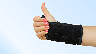 Carpal tunnel syndrome brace